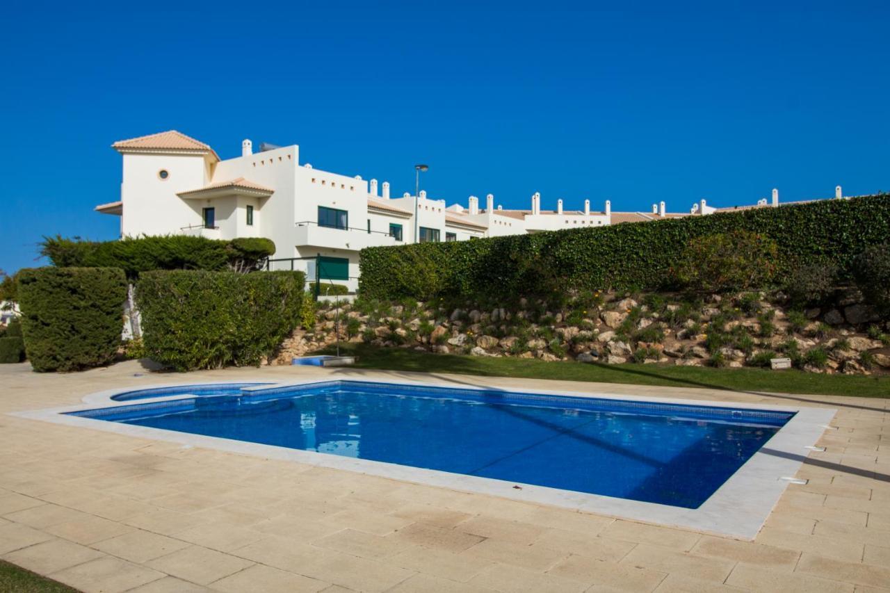 Family Apartment - Pool And Garden & Playground & Beach & Албуфейра Екстериор снимка