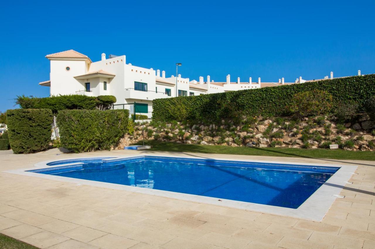 Family Apartment - Pool And Garden & Playground & Beach & Албуфейра Екстериор снимка